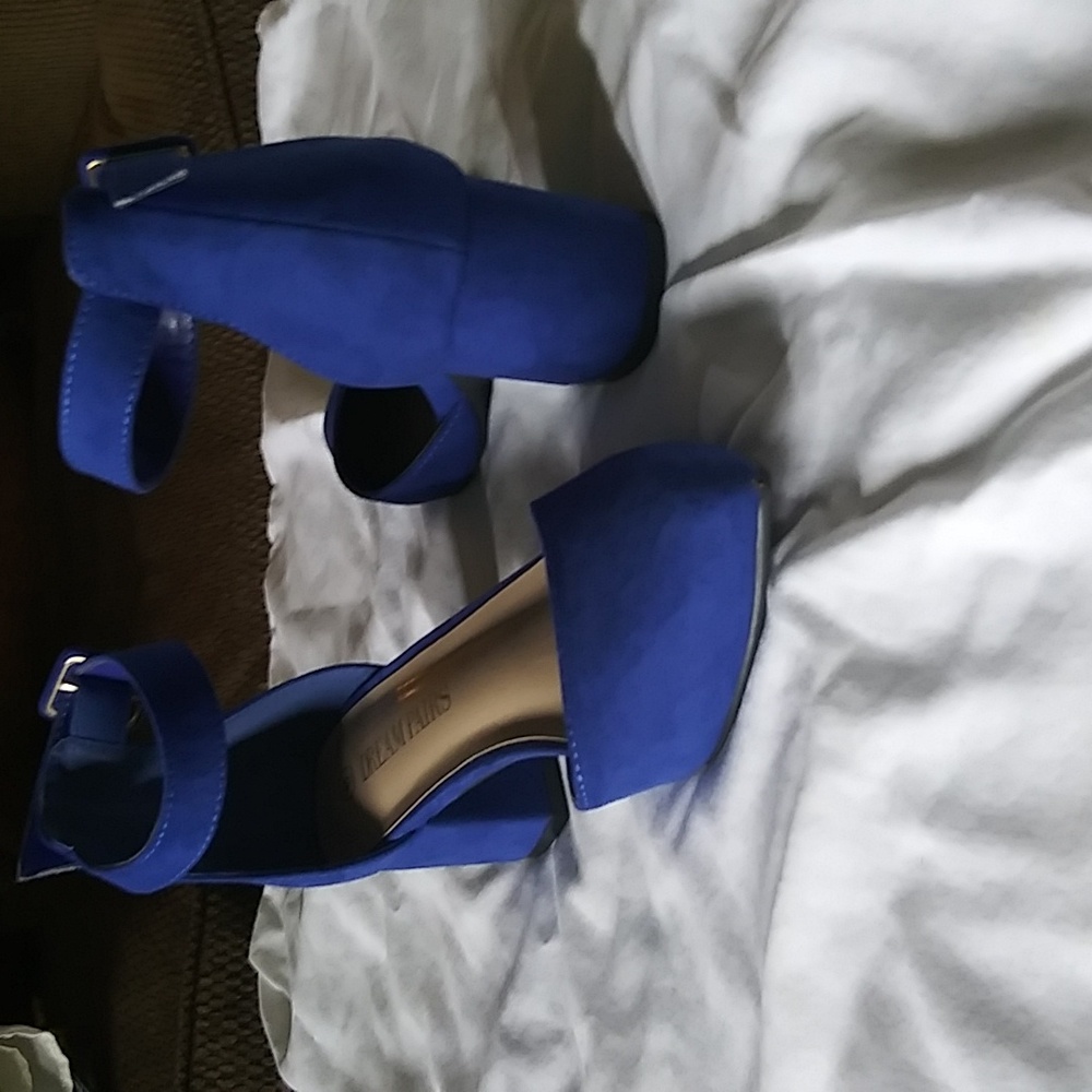 Shoes - Picture 10 of 10